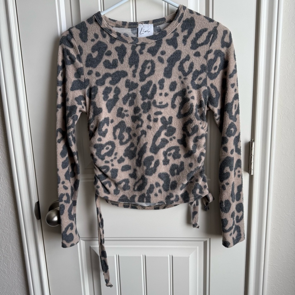 Leopard Print Long Sleeve Top